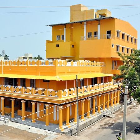 Hotel Anandhiram Heritage Карайкал Екстериор снимка
