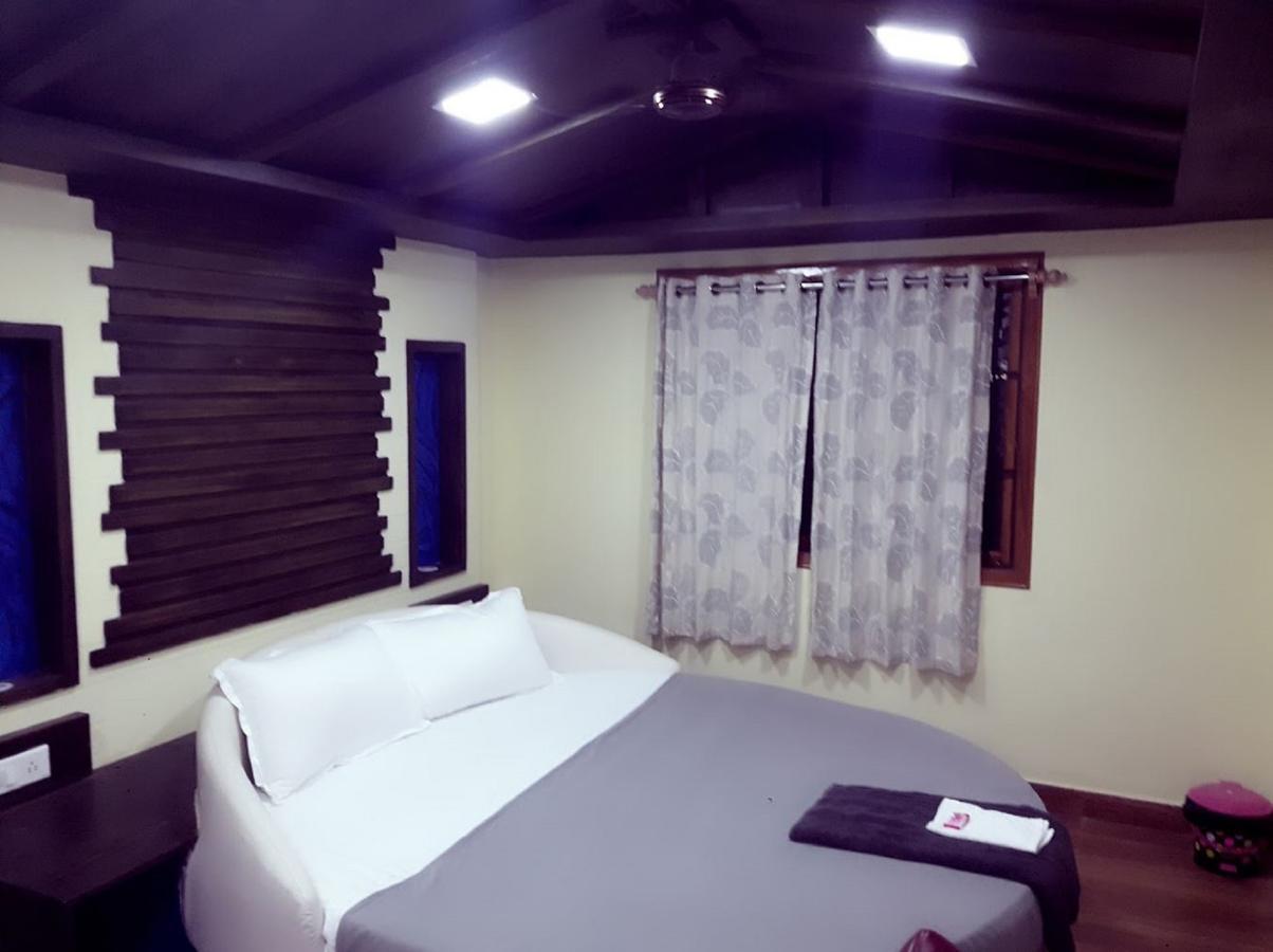 Hotel Anandhiram Heritage Карайкал Екстериор снимка