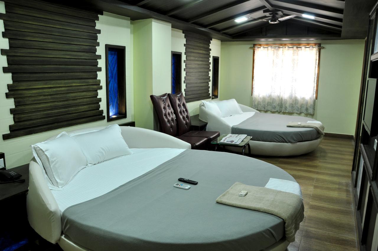 Hotel Anandhiram Heritage Карайкал Екстериор снимка