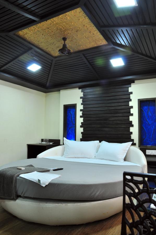 Hotel Anandhiram Heritage Карайкал Екстериор снимка