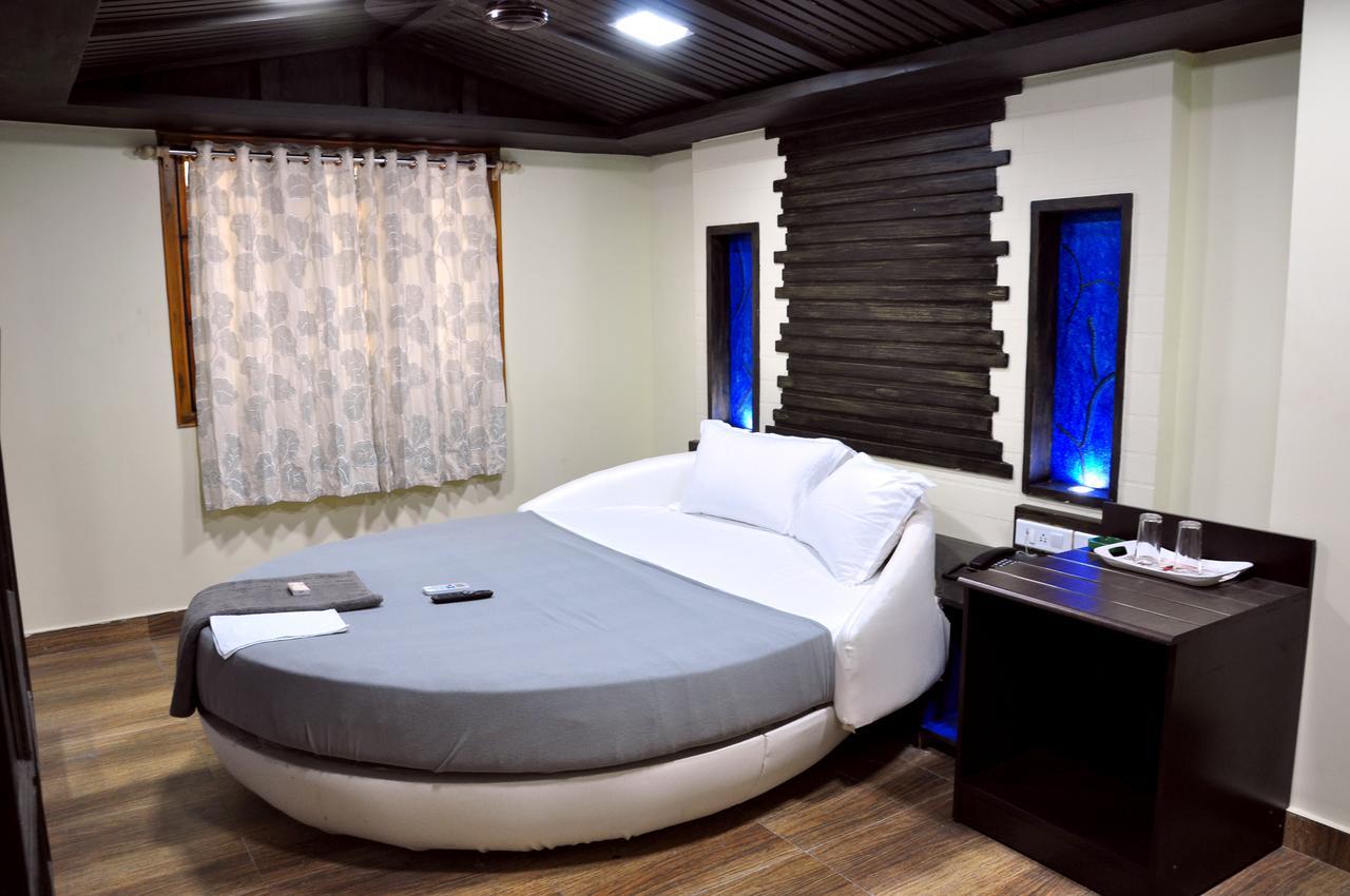 Hotel Anandhiram Heritage Карайкал Екстериор снимка