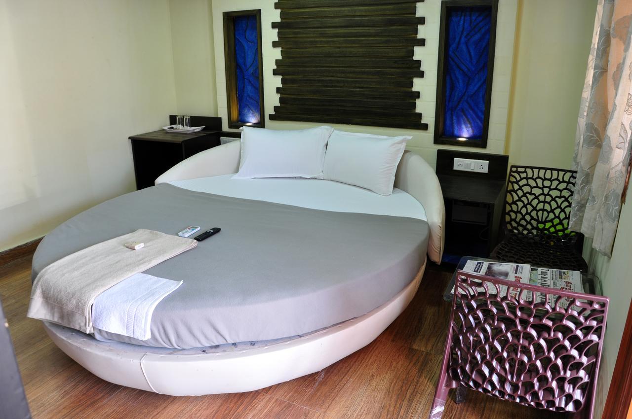 Hotel Anandhiram Heritage Карайкал Екстериор снимка
